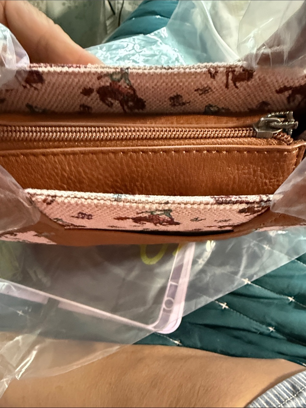 Wrangler Pink Tote with Brown Trim and Western Rider Print - Picture 3 of 5